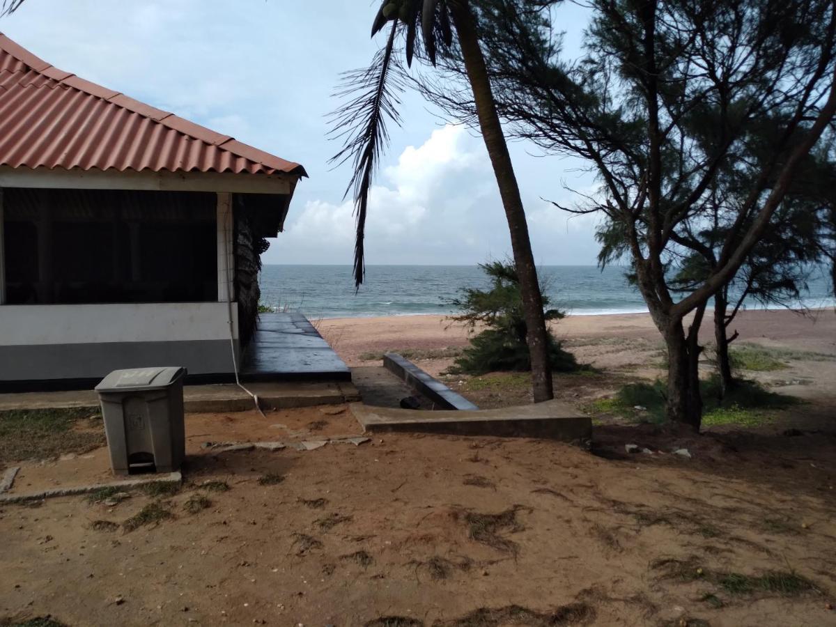 Happy Beach Guest House Hambantota Esterno foto