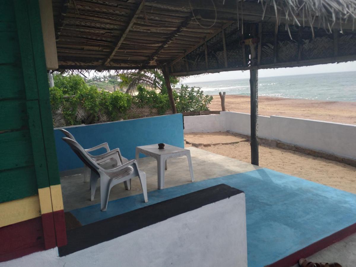 Happy Beach Guest House Hambantota Esterno foto